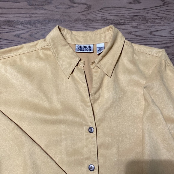 Button down blouse - Picture 2 of 7